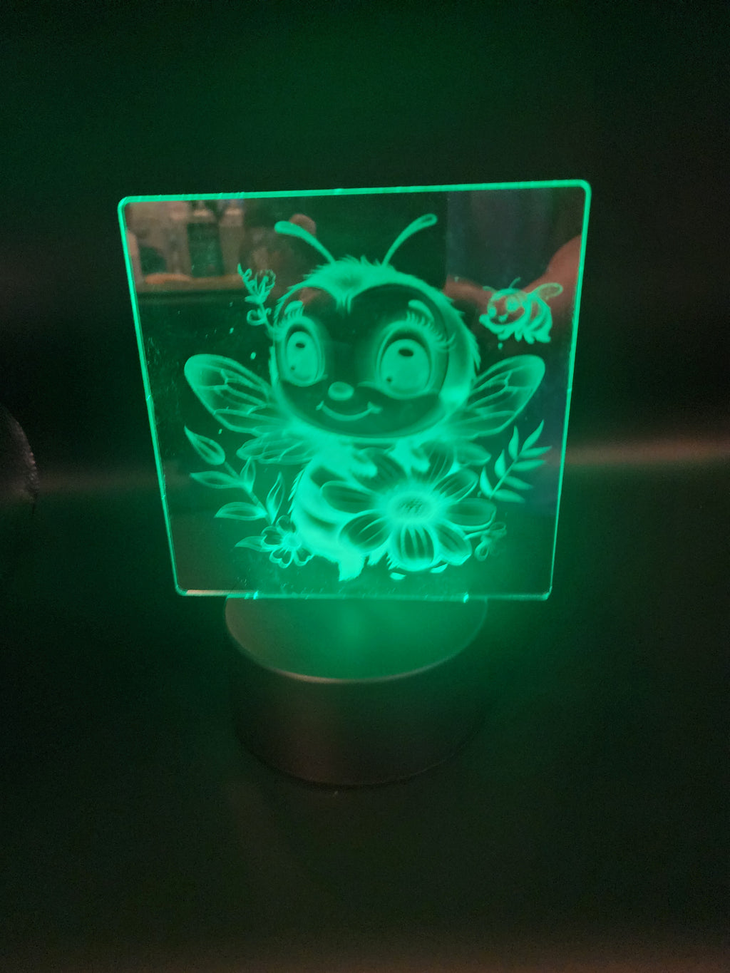Battery Operated LED Color Changing Acrylic Night Light – Cute Bee Floral Design